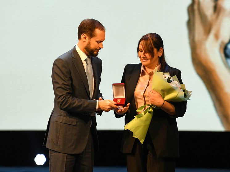 Многодетным мамам из Тверской области вручили награды
