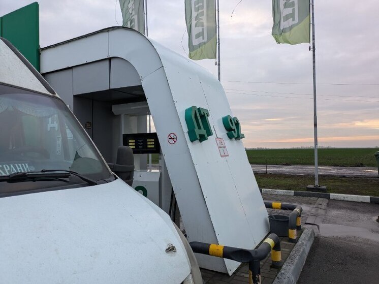 Воронежская АЗС приостановила работу из-за рухнувших обломков БПЛА