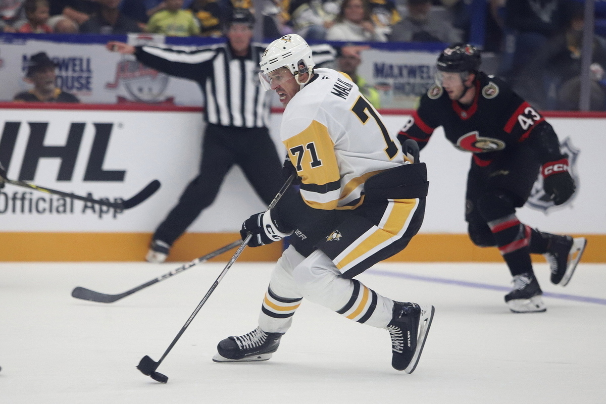 Сайт НХЛ по итогам четверти регулярного чемпионата опубликовал рейтинг главных претендентов на «Харт Трофи», награды, которая ежегодно вручается игроку, признанному наиболее ценным для своей команды по результатам голосования Ассоциации журналистов