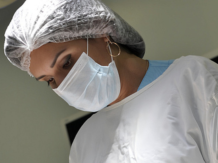 В курском онкоцентре провели сложную лапароскопическую операцию пациентке с весом 195 кг