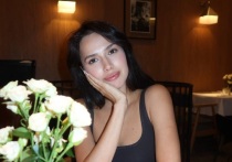 Олимпийская чемпионка Алина Загитова показала, что ей нипочем негатив, которым осыпают ее в соцсетях недоброжелатели. Спортсменка записала трендовое видео, где с юмором изобразила своих хейтеров.