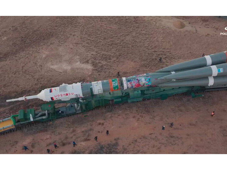 Космонавты Международной космической станции пьют ивановский чай