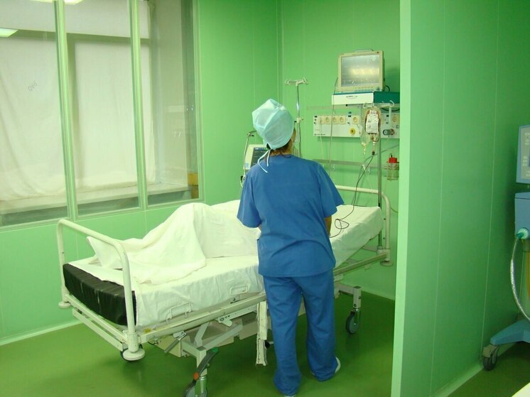 Спасли 21-летнего жителя Екатеринбурга, который упал с четвертого этажа