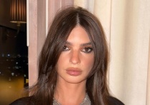 34-летняя американская актриса и модель Эмили Ратаковски (Эмрата) снялась для рекламы нижнего белья. Яркая брюнетка показала свой самый выгодный ракурс.