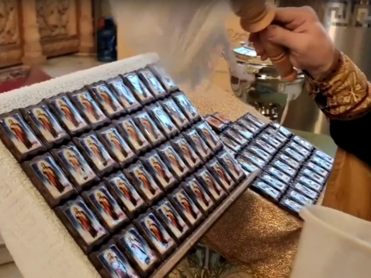 В Орле освятили иконы для бойцов СВО