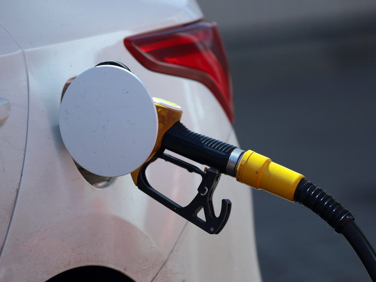 Эксперт Ершов рассказал, как определить некачественный бензин