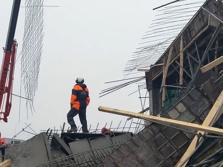 Трое рабочих погибли при обрушении здания в Южно-Сахалинске