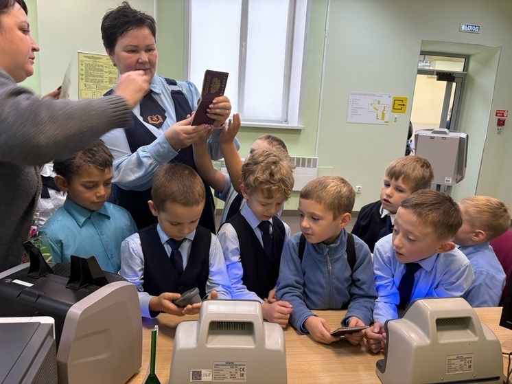  В Красноборске школьники побывали на экскурсии в банке