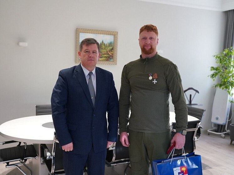 В Сочи бойцу спецоперации торжественно вручили орден Святого Георгия