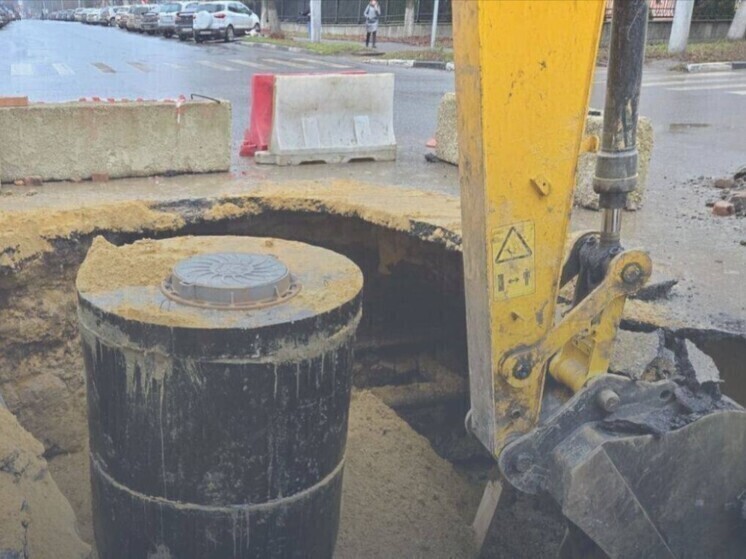 Губернатор Орловской области предложил поощрить устранивших аварию на коллекторе коммунальщиков