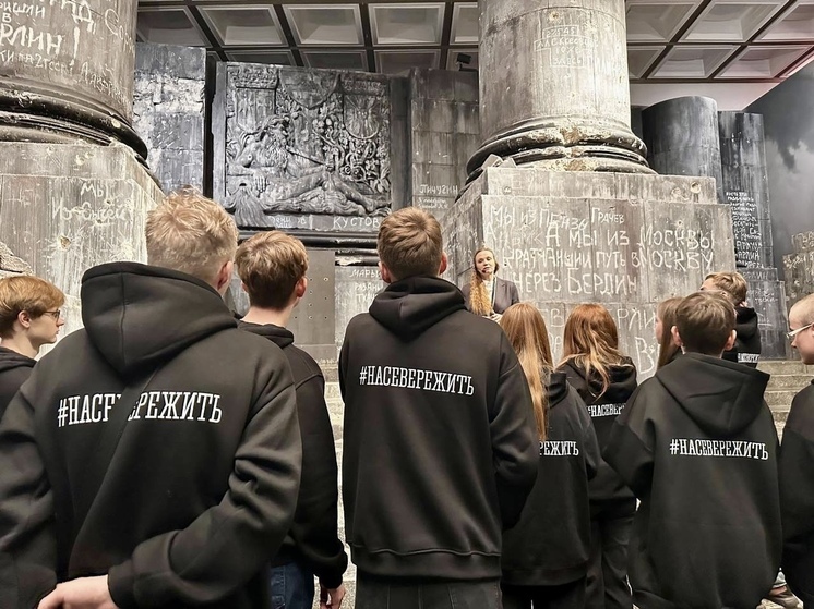 Северные школьники увидели главный военно-исторический музей страны в Москве