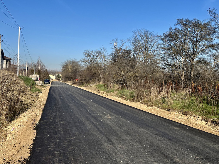 В селе Левокумка на Ставрополье завершается ремонт дороги