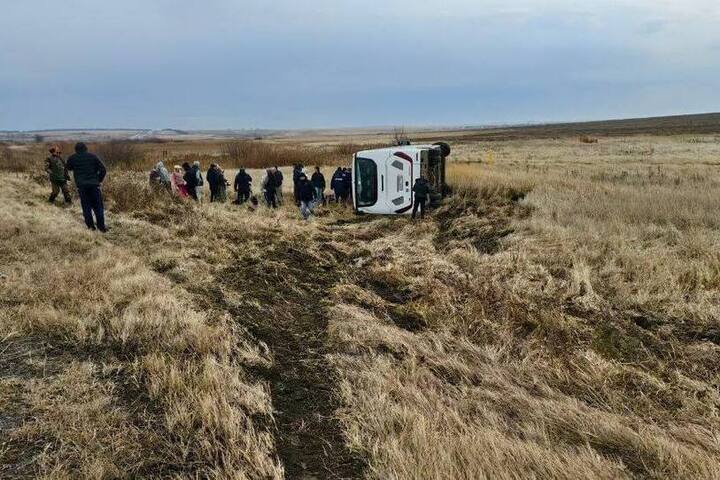 В Челябинской области перевернулся автобус с детской футбольной командой