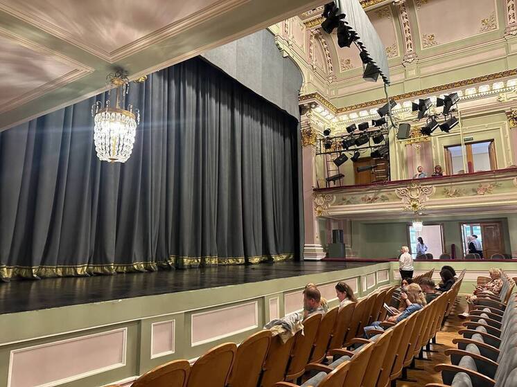 Театр Комиссаржевской в Петербурге потратит 51 млн на новые светодиодные приборы