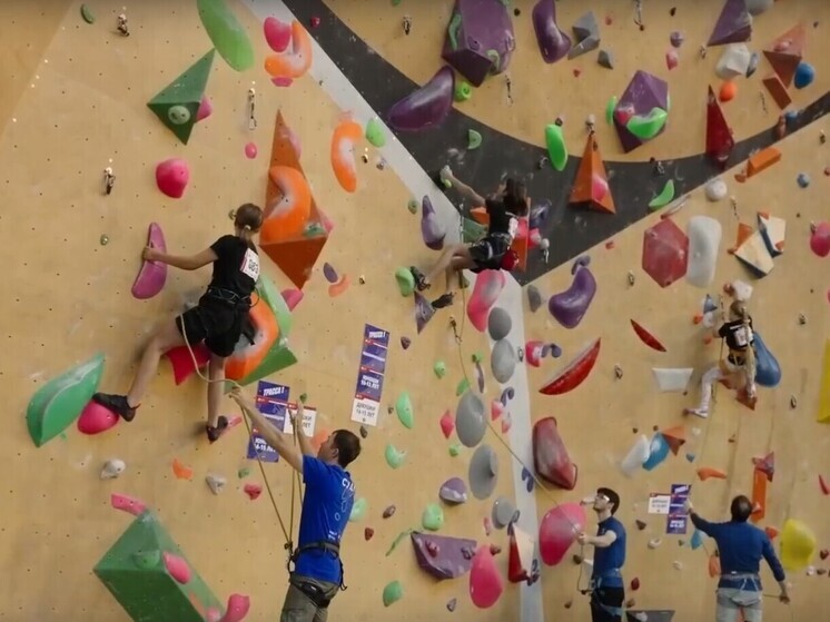 Калининградские скалолазы добрались до вершины за одну попытку