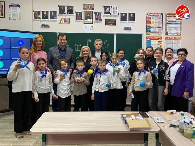 Юные запорожцы приняли участие в мастер-классе по созданию авторской новогодней игрушки для Патриарха