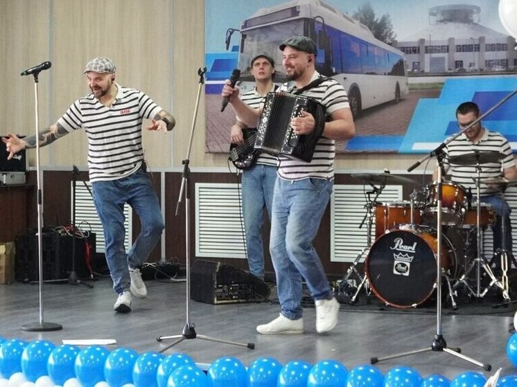 Новгородское пассажирское предприятие поздравили с 70-летним юбилеем