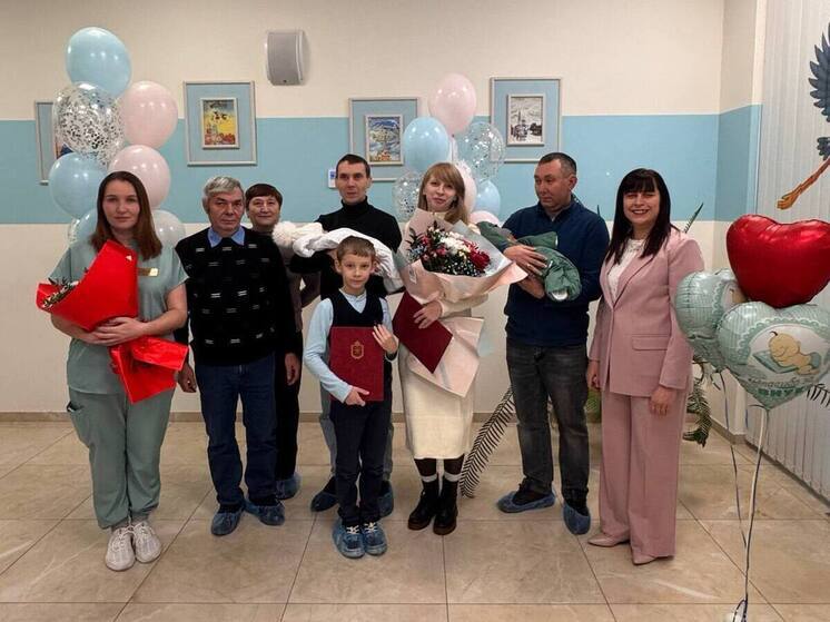 В тульском роддоме прошла праздничная выписка 32 младенцев