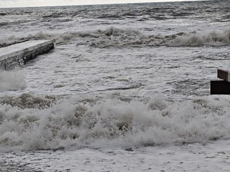 В районе села Териберка запретили выход маломерных судов на два дня