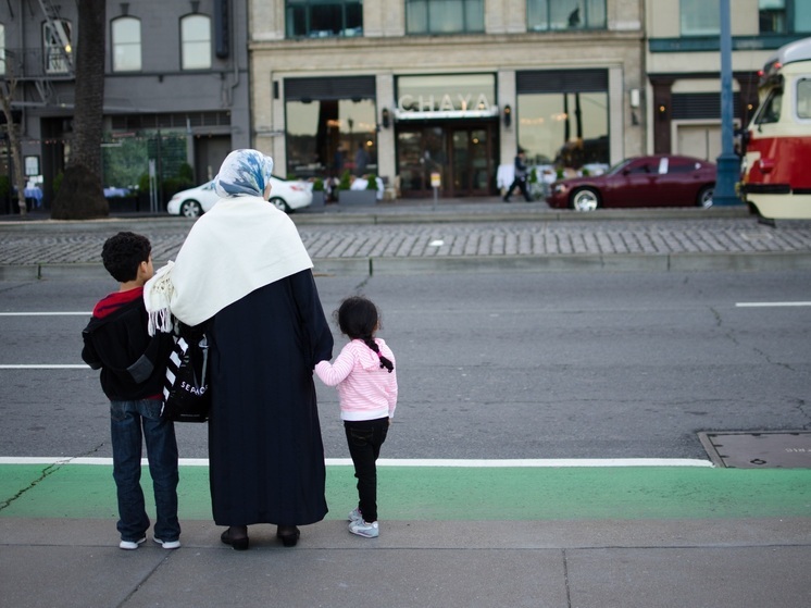 Воронеж продлевает запрет на работу курьерами и продавцами для мигрантов в 2026 году