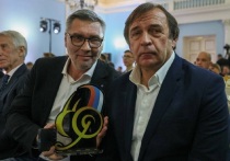 28 ноября 2025 года в Государственном музее спорта состоялась VII премия «Голос спорта», где ФК «Локомотив» признан лучшим клубом РПЛ по работе с молодыми футболистами в номинации имени Василия Уткина. Награду получили директор Академии Сергей Овчинников и старший тренер Александр Бородюк. Они отметили значимость поддержки РЖД, вклад тренеров и руководства, а также недавнее включение Академии в список 100 лучших в мире. Победа подтверждает системный подход клуба к развитию юных талантов.