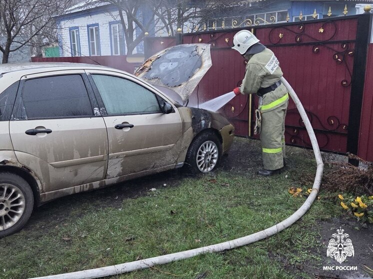В Ровеньском округе из-за неисправности сгорел «Форд Фокус»