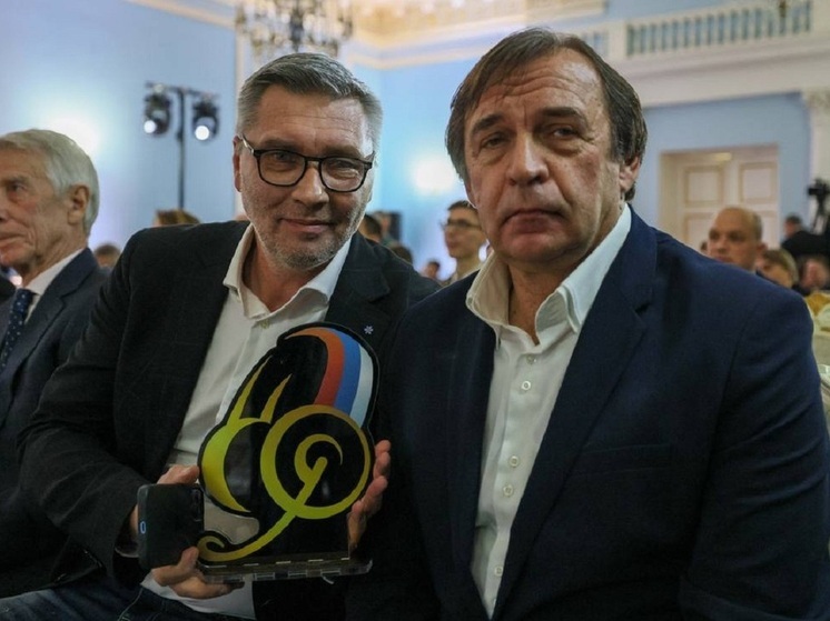 28 ноября 2025 года в Государственном музее спорта состоялась VII премия «Голос спорта», где ФК «Локомотив» признан лучшим клубом РПЛ по работе с молодыми футболистами в номинации имени Василия Уткина. Награду получили директор Академии Сергей Овчинников и старший тренер Александр Бородюк. Они отметили значимость поддержки РЖД, вклад тренеров и руководства, а также недавнее включение Академии в список 100 лучших в мире. Победа подтверждает системный подход клуба к развитию юных талантов.