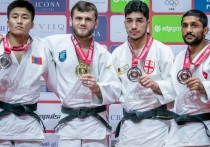 Российский гимн впервые за несколько лет прозвучал на международных соревнованиях по дзюдо в Абу-Даби на турнире «Большой шлем». Аюб Блиев, взяв реванш у монгольского вице-чемпиона мира Энхтайвана, завоевал золото. Мурад Чопанов (66 кг, Красноярский край) стал вторым, уступив в финале французу Хияру. У женщин Сабина Гилязова (48 кг) и Наталья Ёлкина (57 кг) заняли 5-е места. Всего в первый день разыграно пять комплектов наград; россияне выиграли 1 золото и 1 серебро.