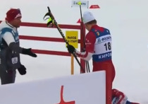 Трехкратный олимпийский чемпион Александр Большунов толкнул Александра Бакурова после спринтерской гонки коньком на первом этапе Кубка России по лыжным гонкам в Кировске