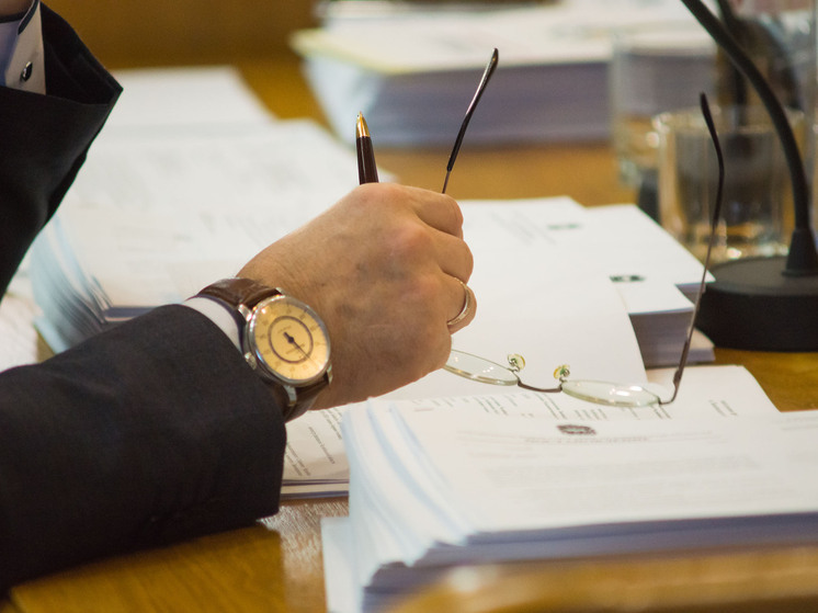 Туристическая компания обязана выплатить им стоимость путевки, компенсацию морального вреда, расходы по оплате юридических услуг.