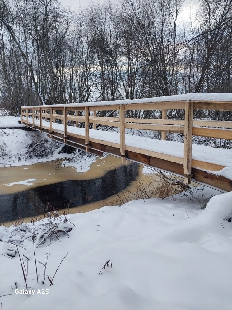 В Ленском округе завершён ремонт пешеходного моста через реку Сендуга