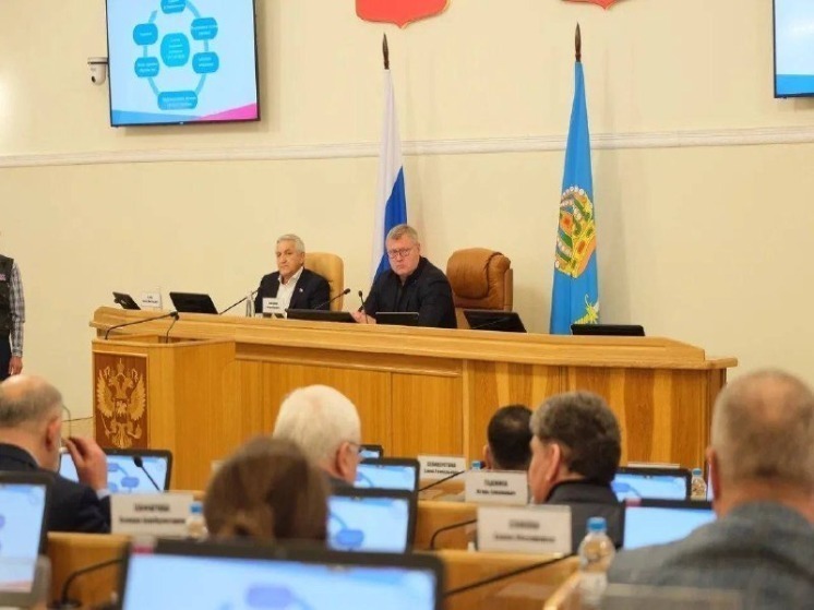 В Астраханской области развивают здравоохранение и усиливают работу по привлечению медицинских кадров