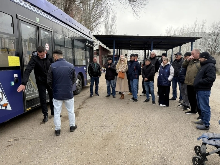 В Астрахани водителям напомнили правила помощи пассажирам с колясками и маломобильным гражданам