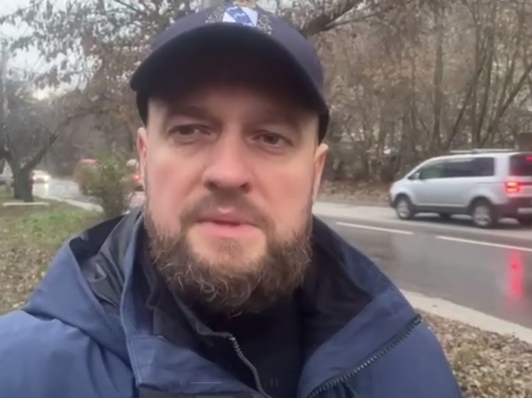 В Курске оперативно устранили протечку на улице Большевиков