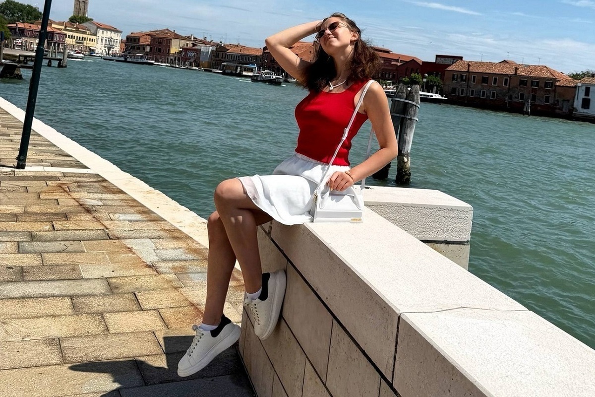 Чемпионка мира среди юниоров Камила Валиева приступила к постановке соревновательных программ в рамках подготовки к возвращению. Она тренируется под руководством Светланы Соколовской. Согласно решению CAS от января 2024 года, дисквалификация Валиевой истекает 25 декабря 2025 года. Вероятным хореографом её новых программ назван Никита Михайлов, сотрудничающий с группой Соколовской. Заслуженный тренер СССР Татьяна Тарасова выразила уверенность в конкурентоспособности фигуристки после возвращения.