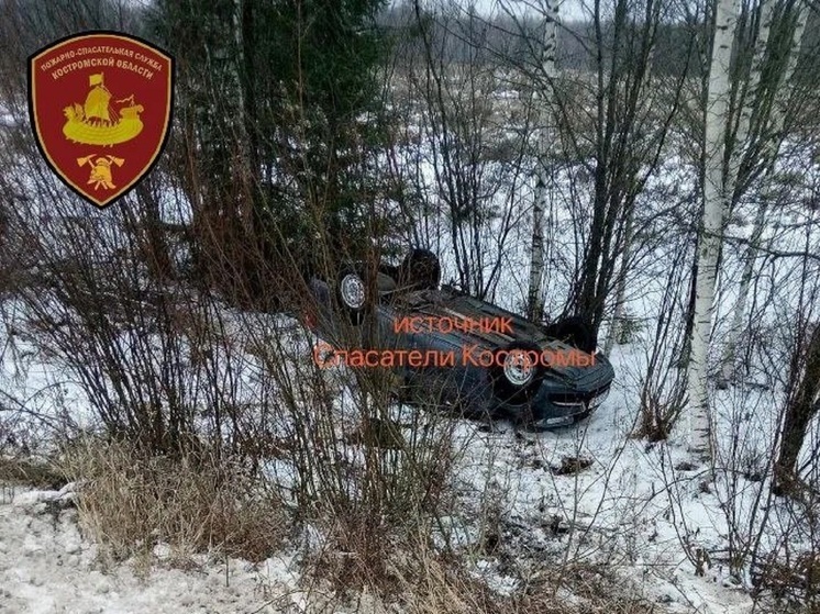 Костромские ДТП: "Лада Гранта" совершила поворот оверкиль в Павинском районе