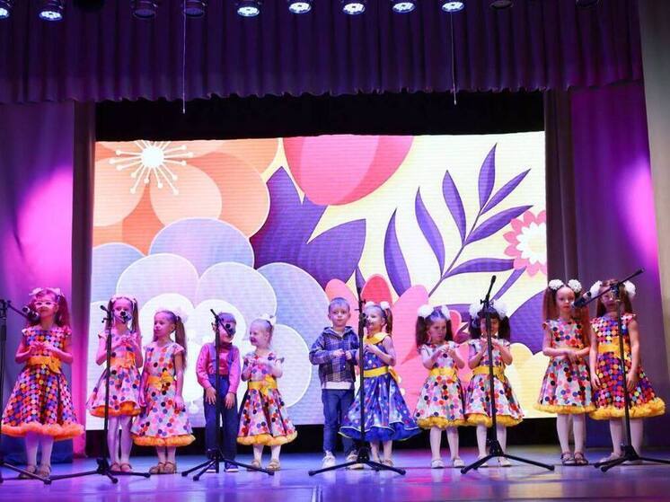 Творческие номера на День матери подготовили коллективы Хабаровска