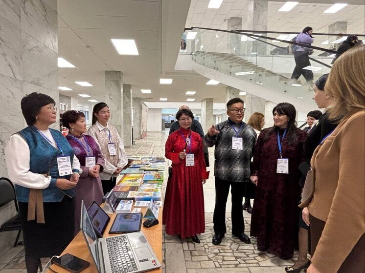 Центр «Бэлиг» представил Бурятию на Всероссийском съезде учителей родных языков