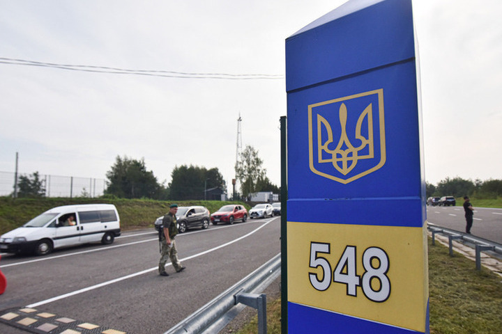 ФСБ: Киев отправил в РФ своего агента под видом депортации