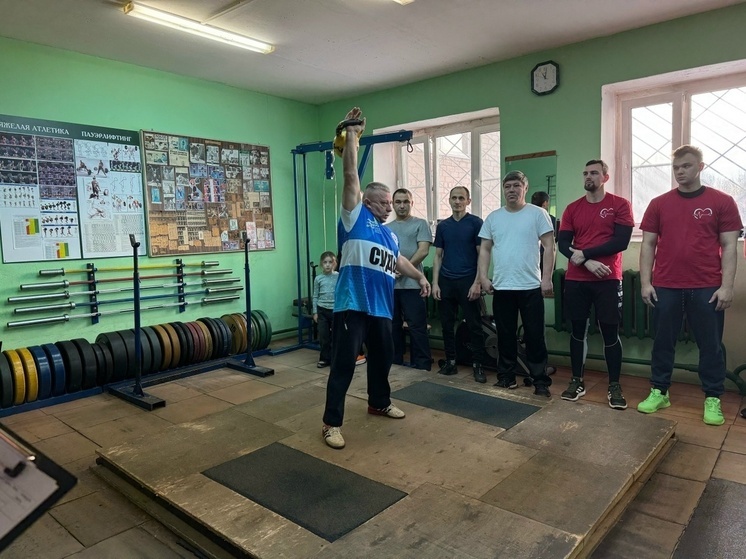 В Каргополе прошел турнир гиревиков