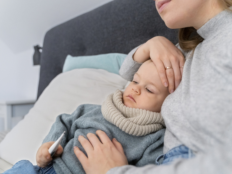 Эксперты рассказали, как оформить и рассчитать больничный по уходу за ребенком