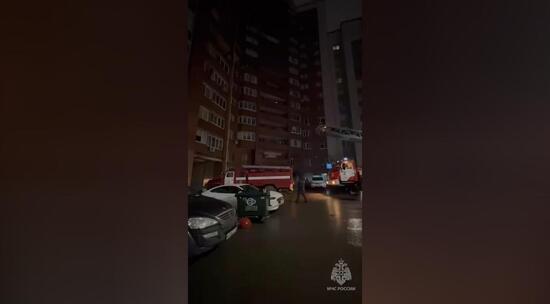 Пожар в высотке Уфы: МЧС эвакуировало людей с десятого этажа