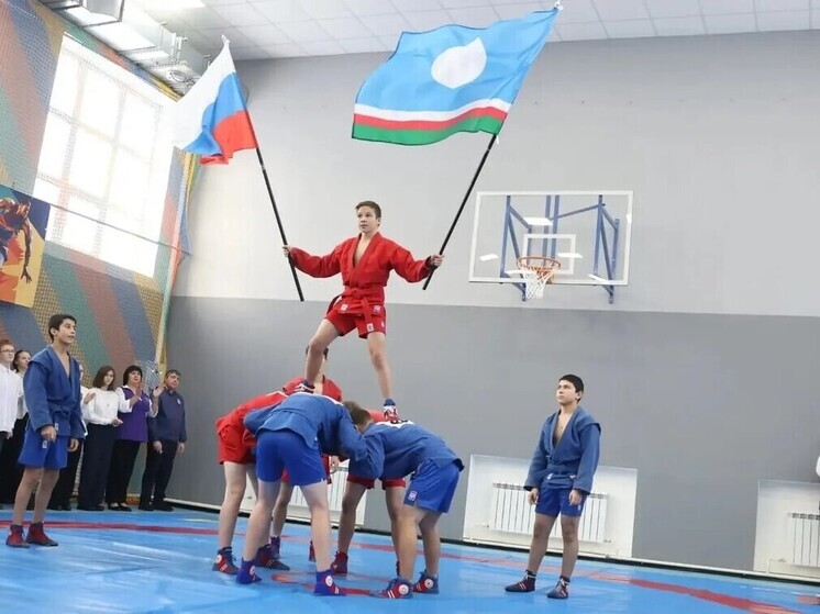 В Томмоте открыт обновленный спортзал: Глава Якутии Айсен Николаев подчеркнул развитие социнфраструктуры