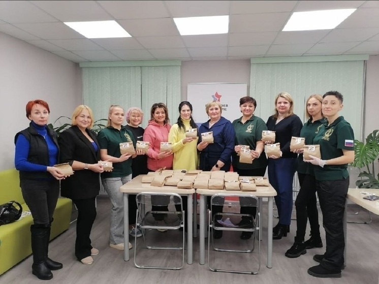 Вкусные домашние сухарики насушили для бойцов СВО жительницы Надыма