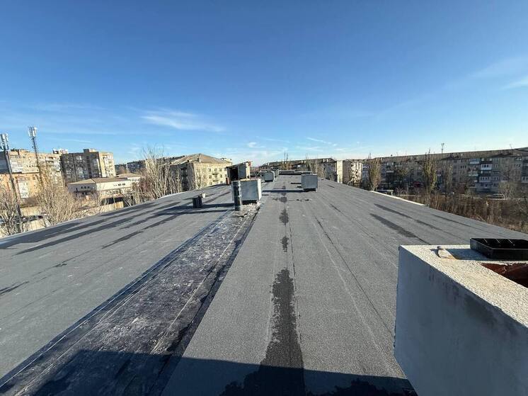 Министр здравоохранения ДНР проверил ход ремонтных работ в Торезском медколледже