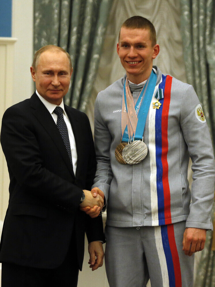 Большунов объяснил эмоциональный срыв после падения в спринте