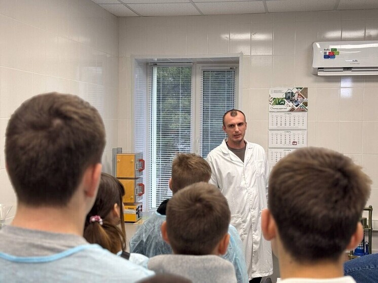 Будущие аграрии Запорожской области познакомились с работой ведущей лаборатории в Симферополе