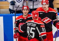 В регулярном чемпионате Континентальной хоккейной лиги в субботу состоялись три встречи