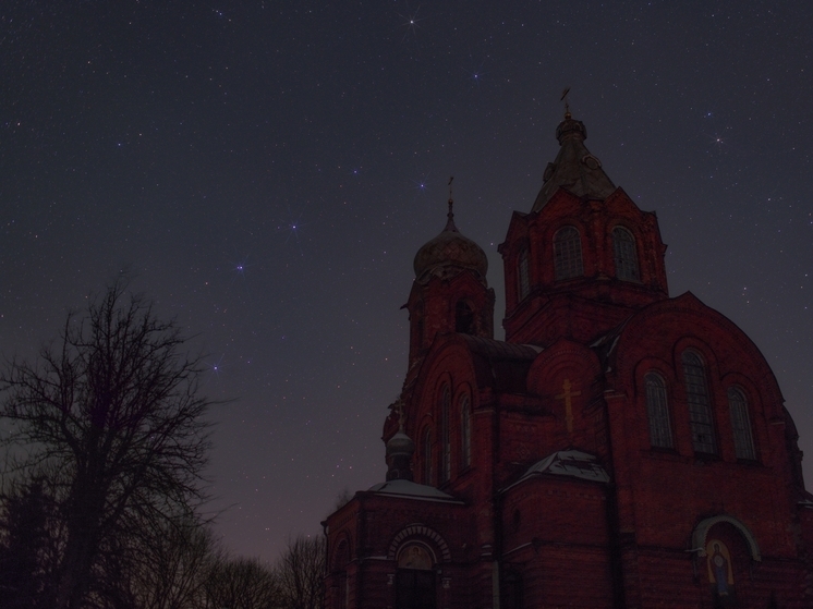 Ковш Большой Медведицы сиял над храмом Михаила Архангела