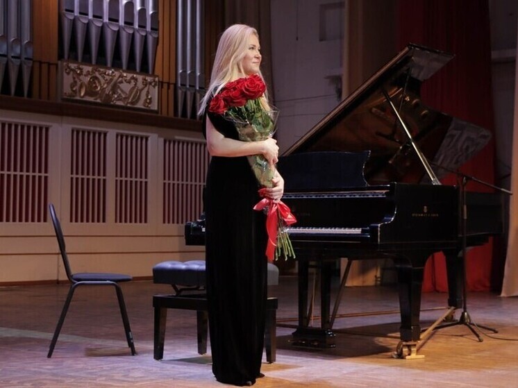 В Донецке выступила московская пианистка (12+)